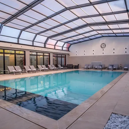 Kyriad Prestige Lyon Est - Priest Eurexpo And Hotel 4*