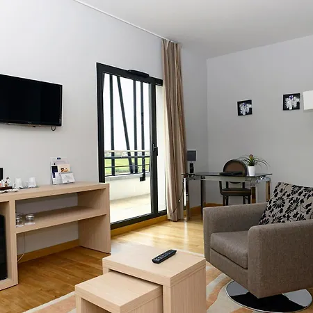 Hotel Kyriad Prestige Lyon Est - Priest Eurexpo And
