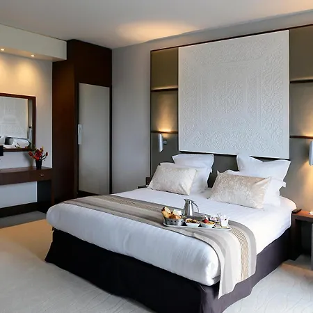 Kyriad Prestige Lyon Est - Priest Eurexpo And Hotel