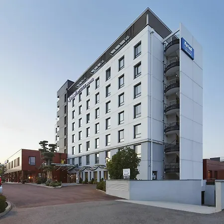 Hotel Kyriad Prestige Lyon Est - Priest Eurexpo And