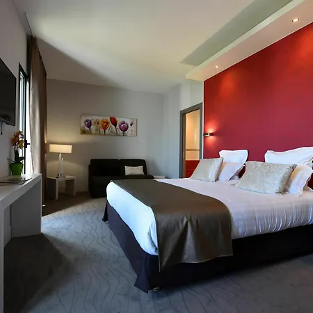 Kyriad Prestige Lyon Est - Priest Eurexpo And Hotel 4*